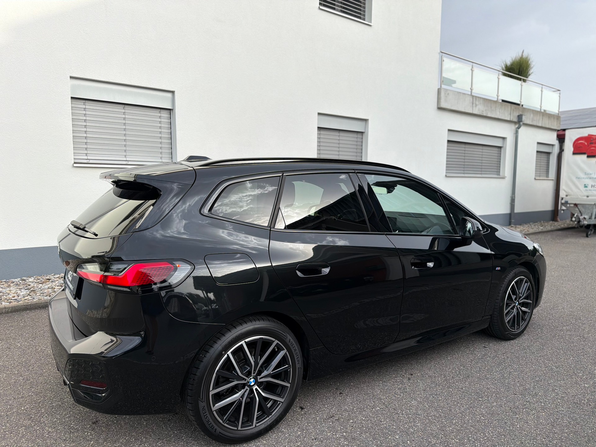 BMW 218d Active Tourer M Sport DKG-image-5