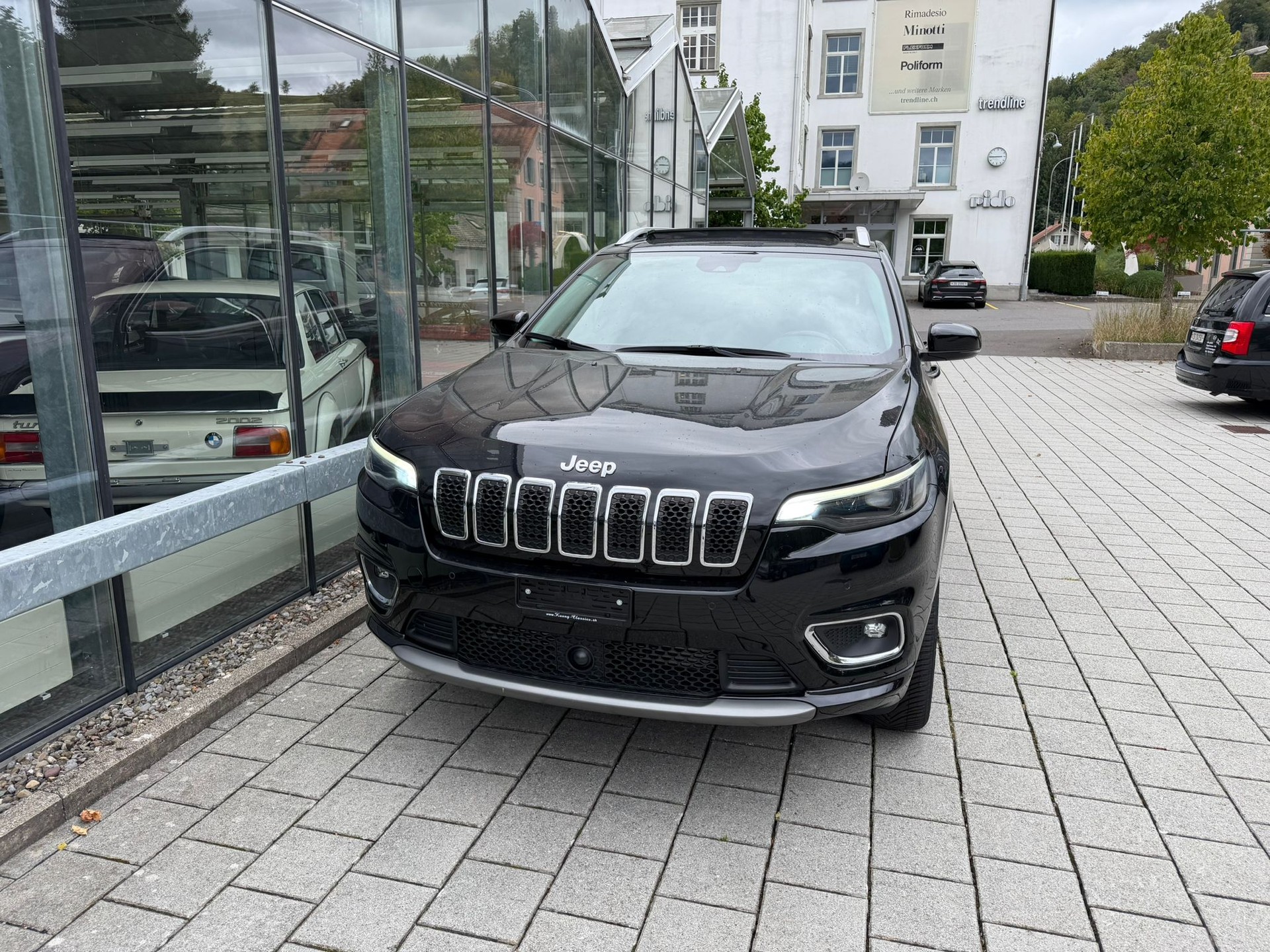 JEEP Cherokee 2.2MJ Overland AWD Drive II 9ATX-showroom-element-1