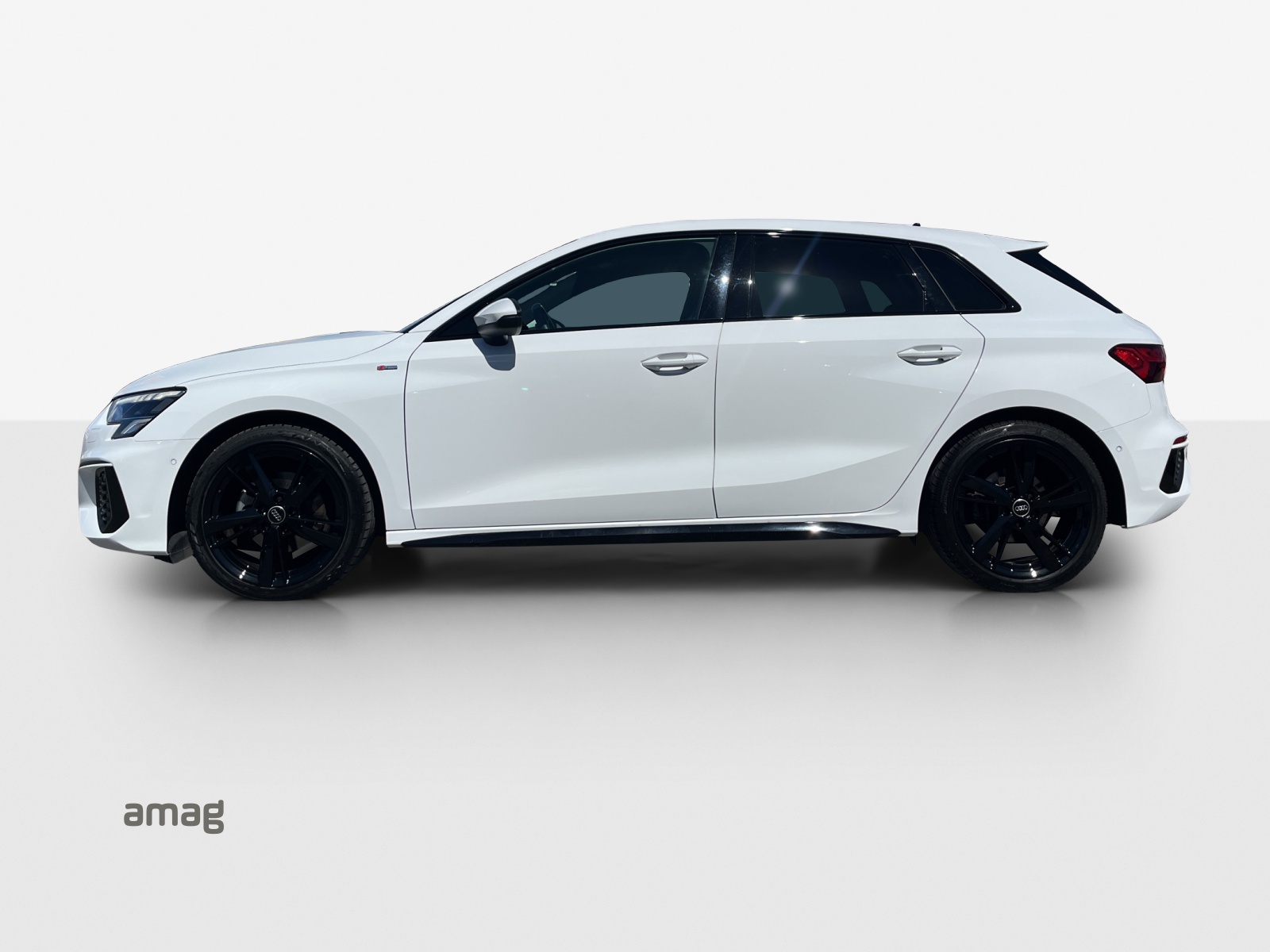 AUDI A3 Sportback 35 TFSI S line Attraction S-tronic-showroom-element-1