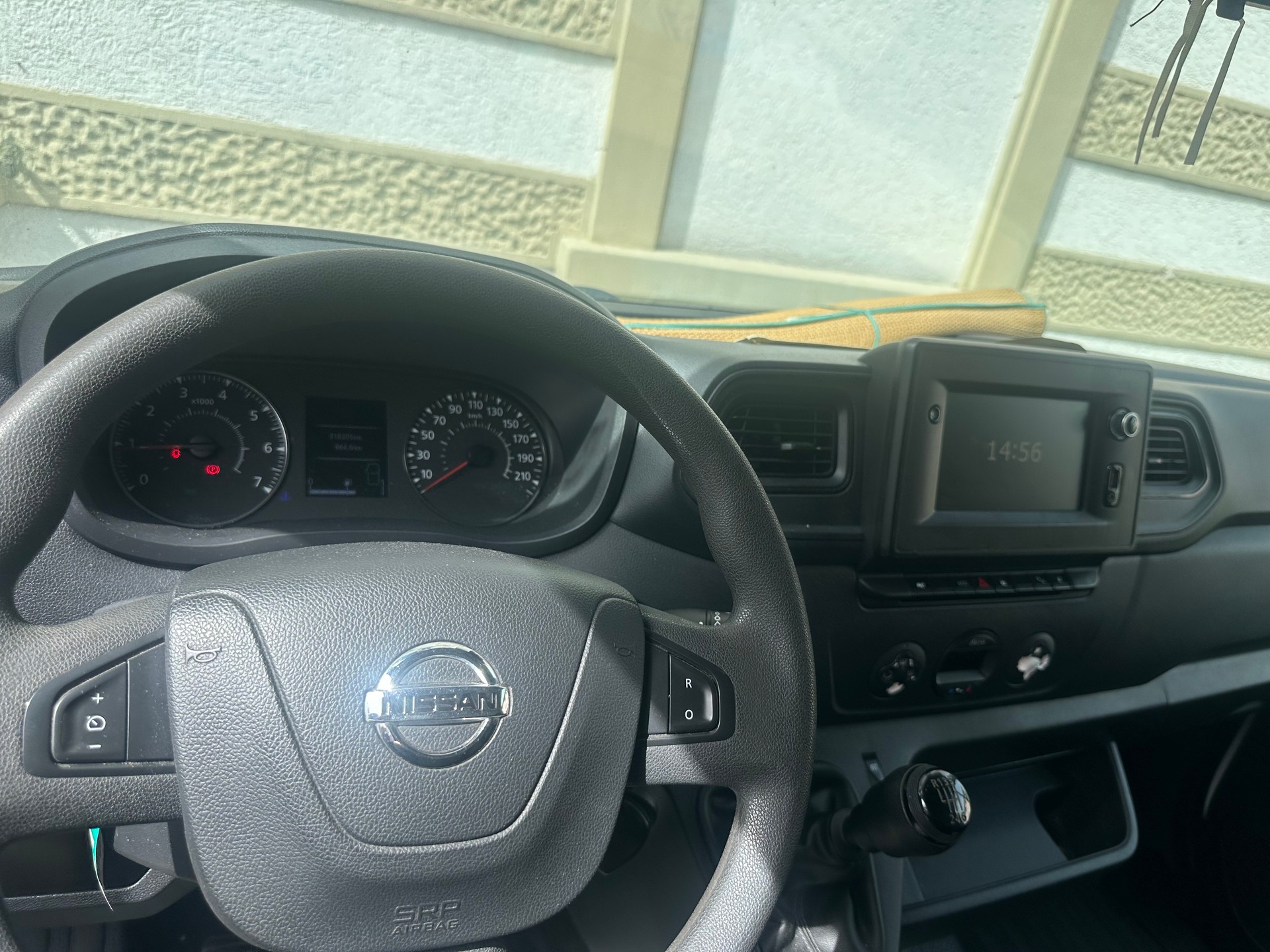 NISSAN INTERSTAR-image-12