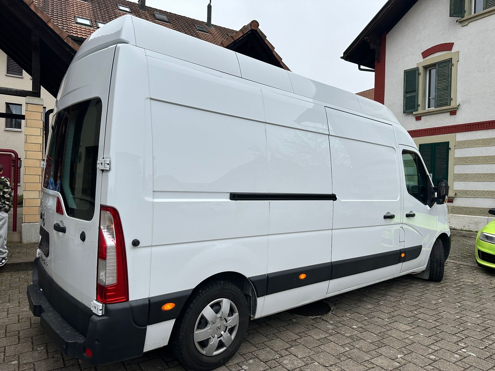 NISSAN INTERSTAR-image-5