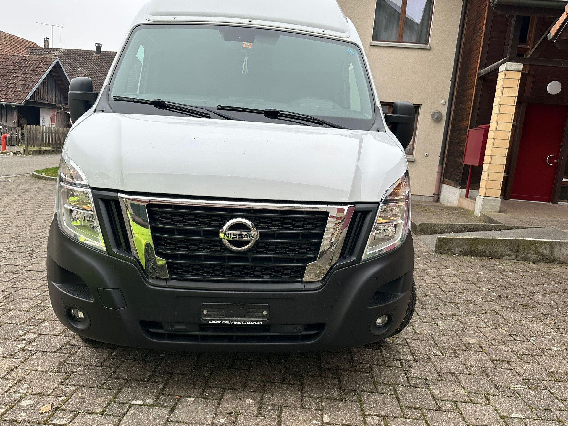 NISSAN INTERSTAR-image-1