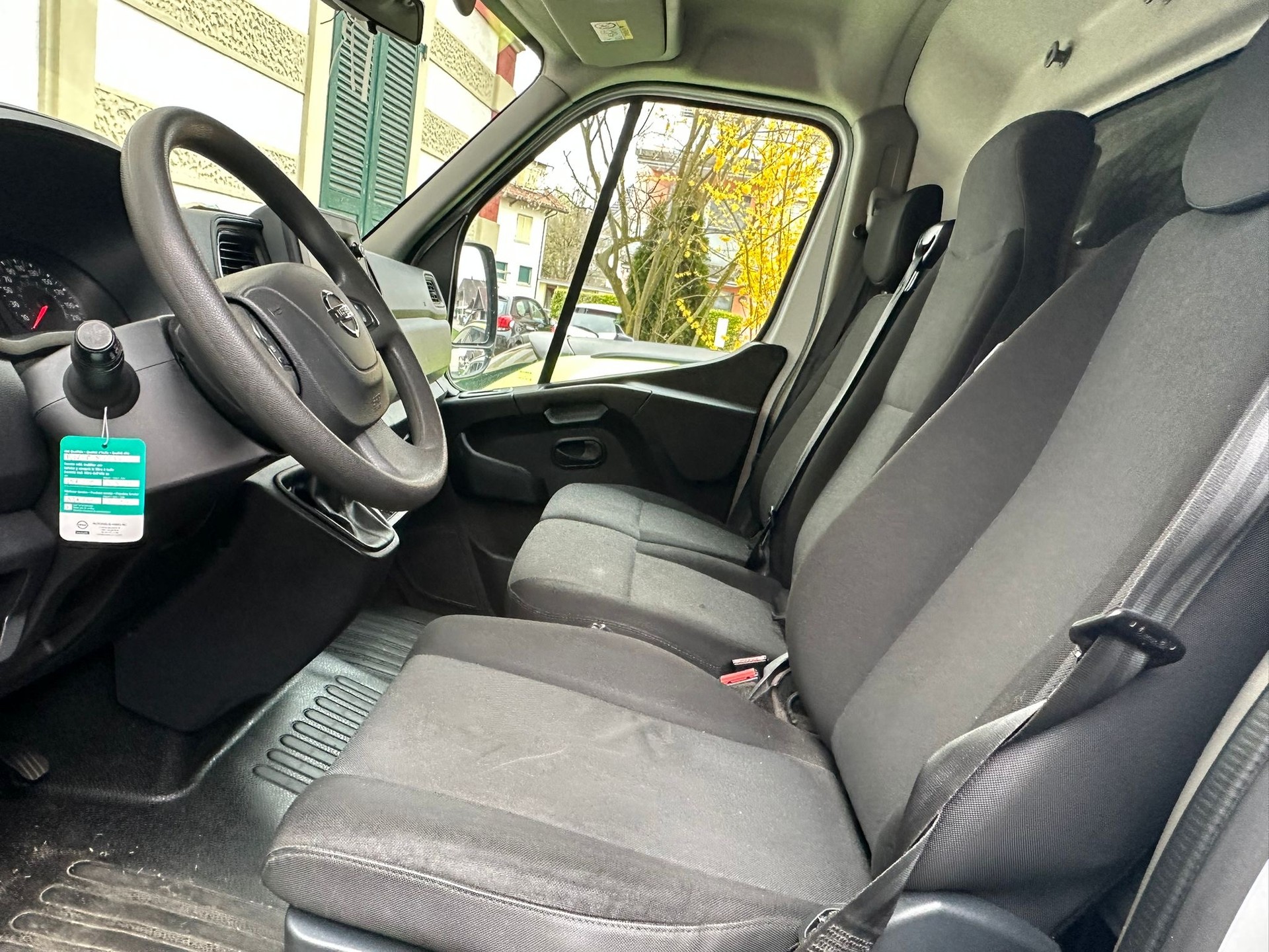 NISSAN INTERSTAR-image-10
