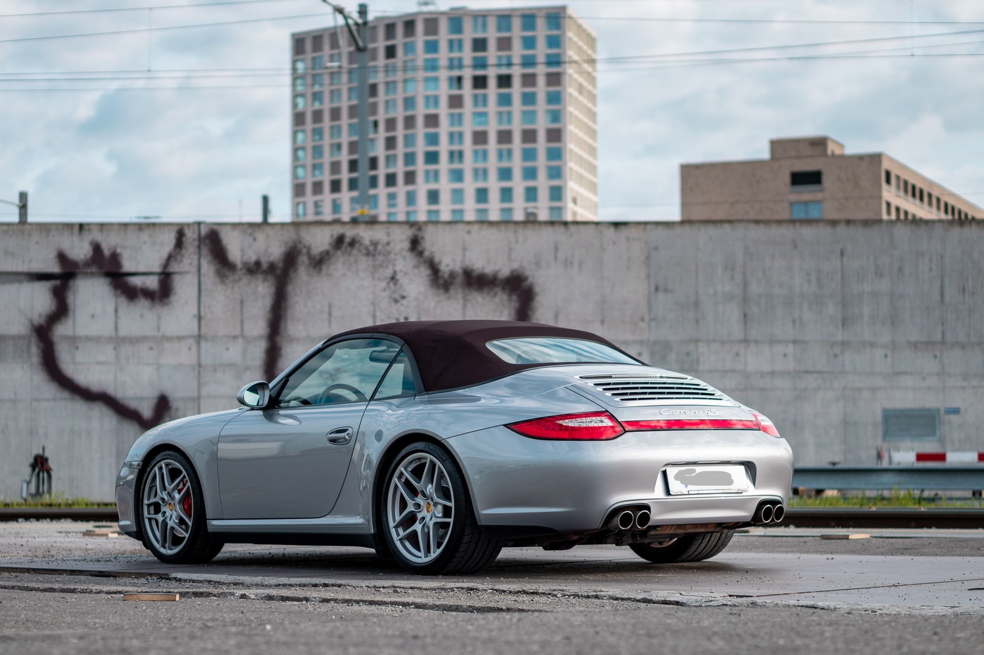 PORSCHE Carrera 4S-image-4