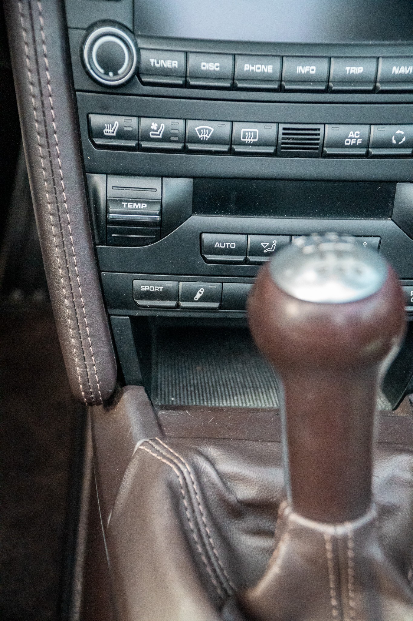 PORSCHE Carrera 4S-image-18