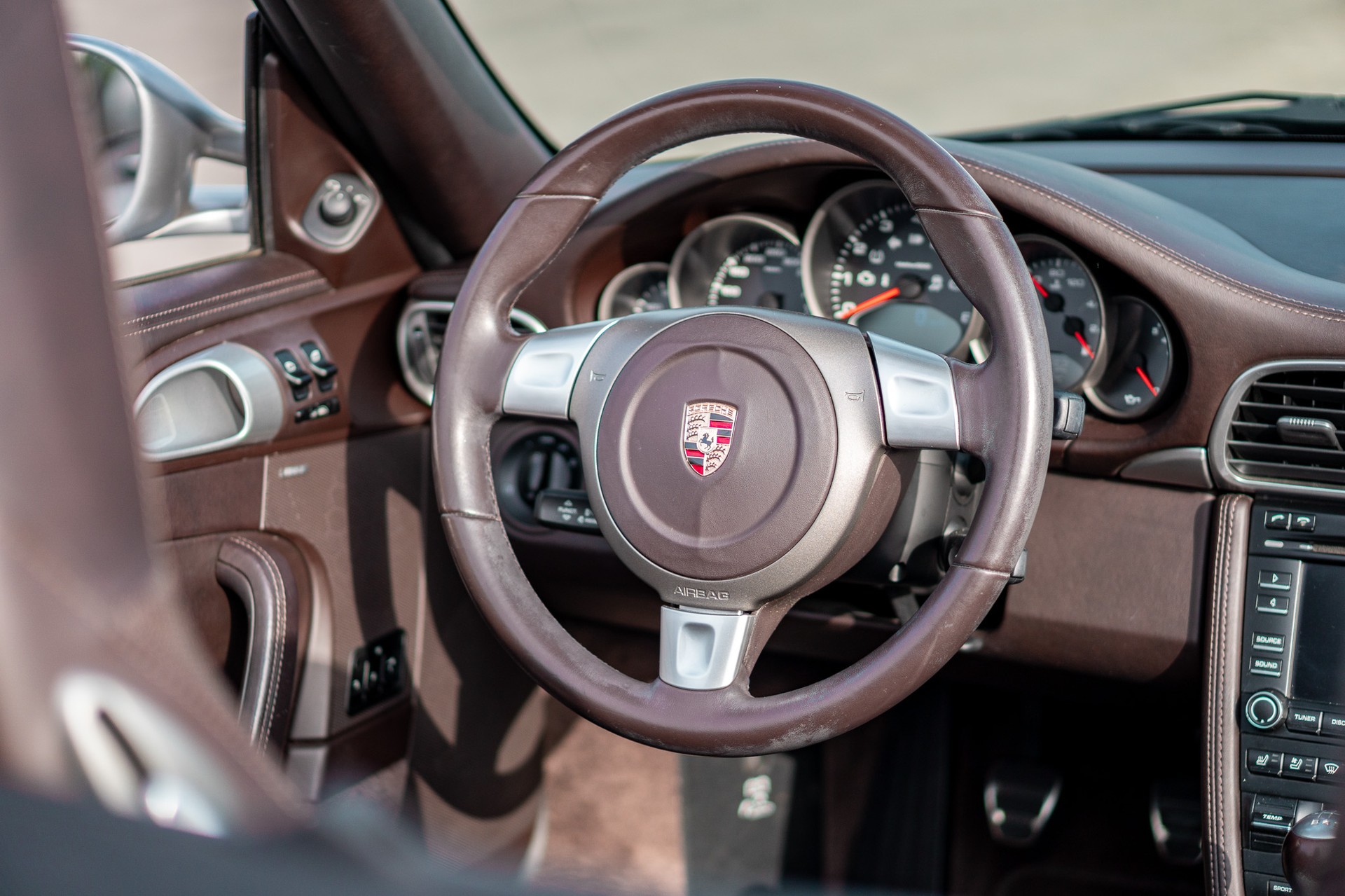 PORSCHE Carrera 4S-image-12