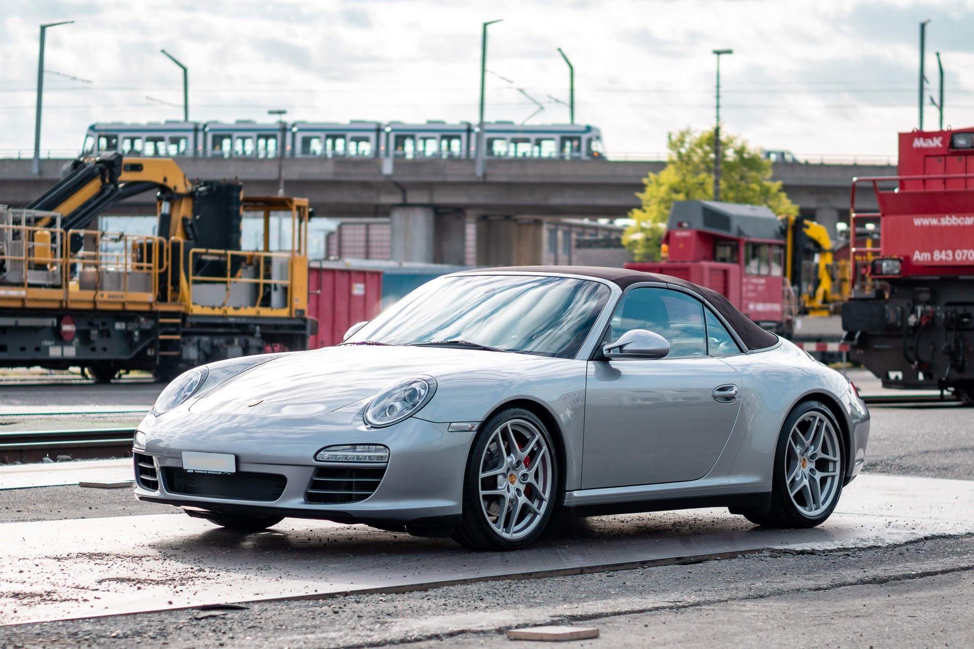 PORSCHE Carrera 4S-image-0