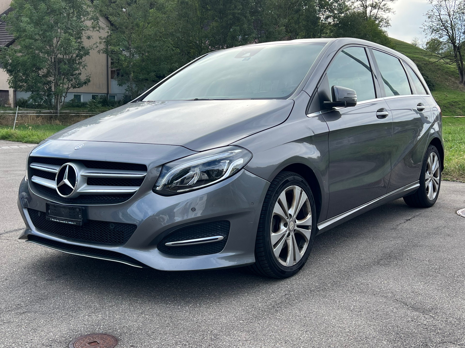 MERCEDES-BENZ B 200 AMG Line 7G-DCT-image-0