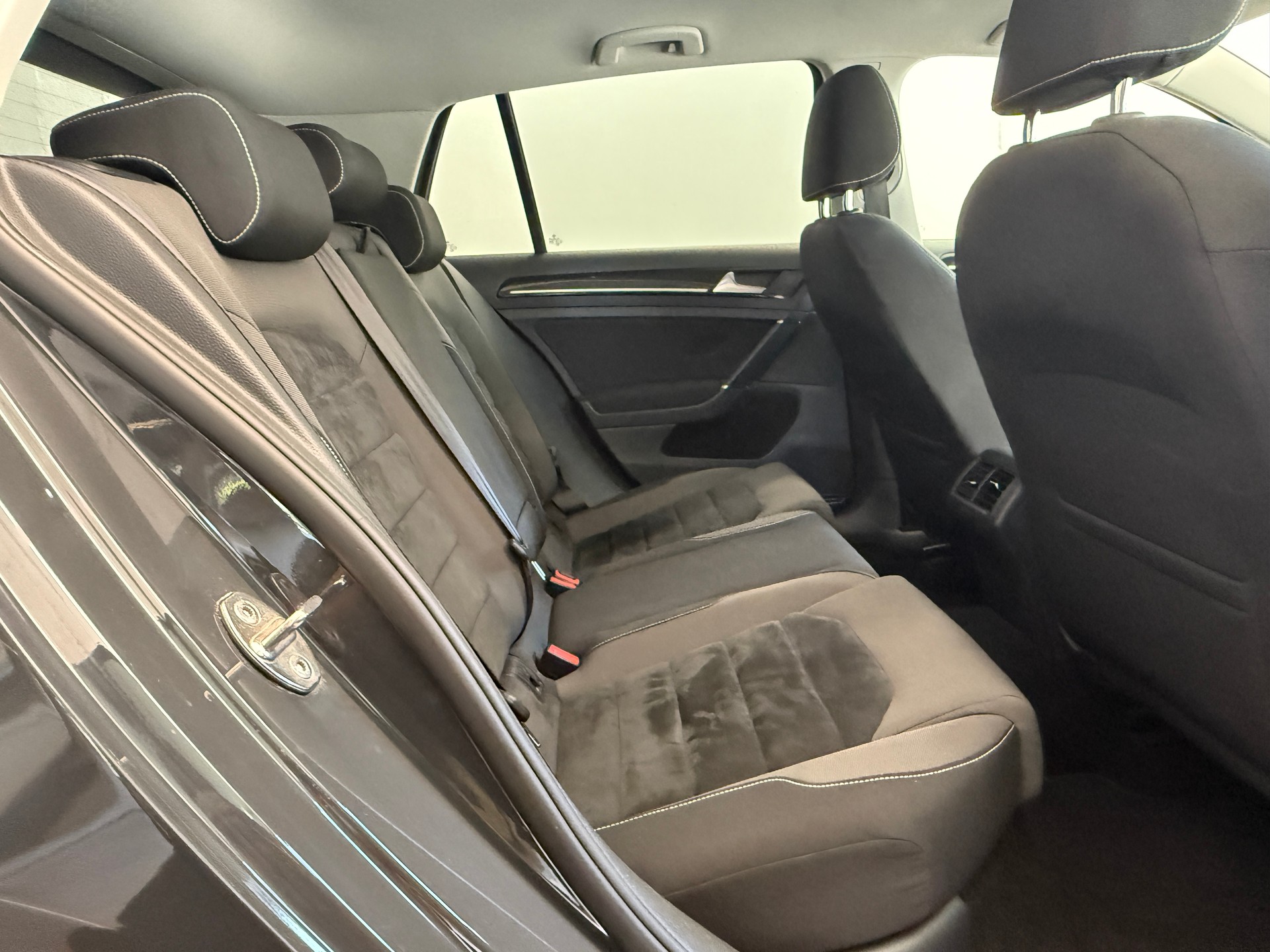 VW Golf 2.0 TDI Highline DSG Rückfahrkamera Ab 240.- pro Monat-image-12