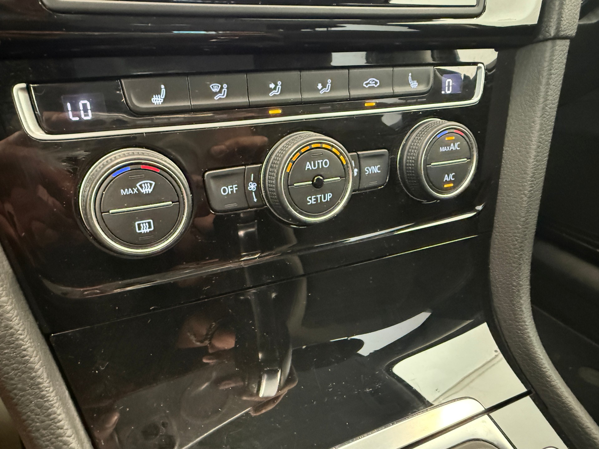 VW Golf 2.0 TDI Highline DSG Rückfahrkamera Ab 240.- pro Monat-image-16