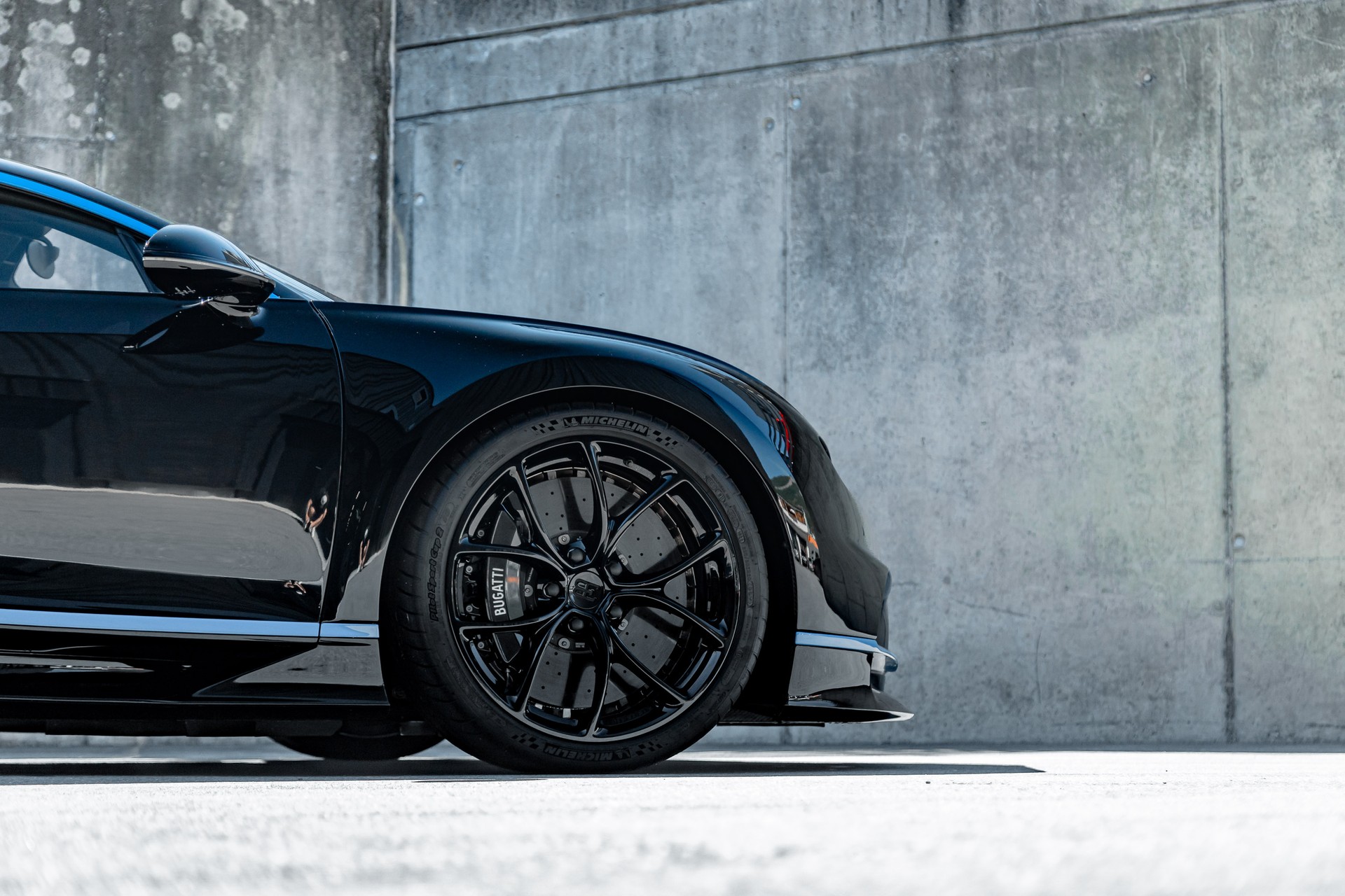 BUGATTI CHIRON-image-2