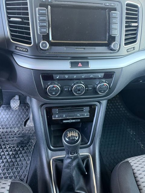 VW Sharan 2.0 TDI BlueMotion Technology Design-image-13