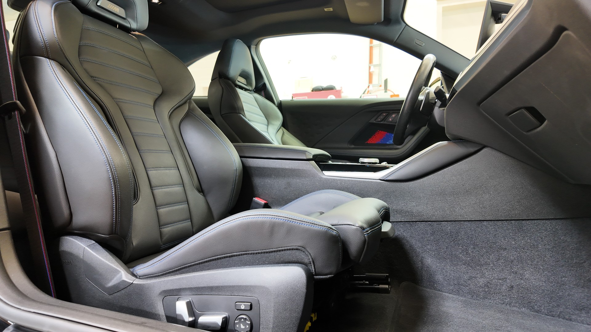 BMW M240i xDrive Coupé-image-14