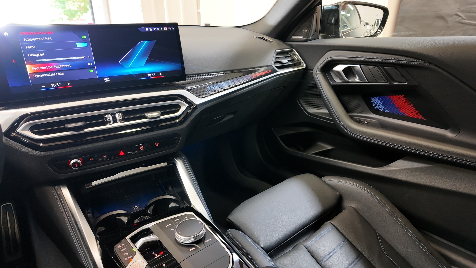 BMW M240i xDrive Coupé-image-11