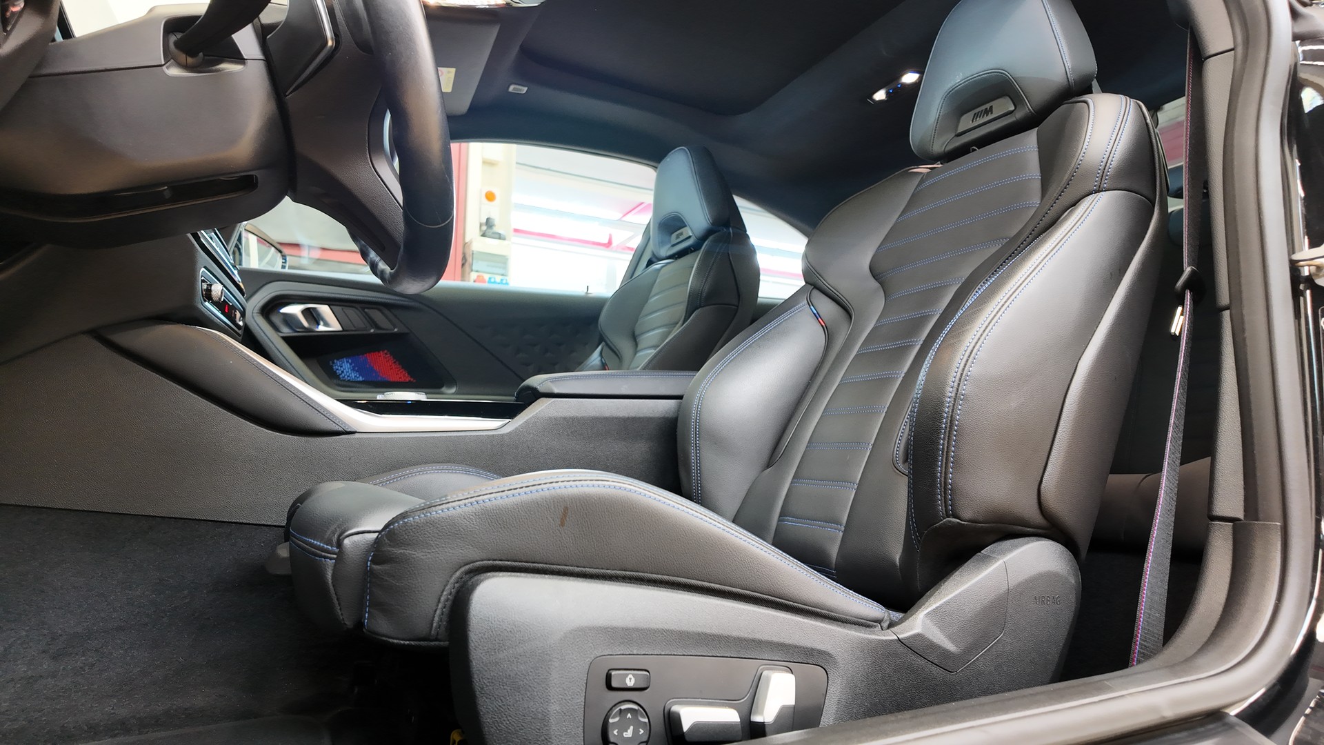 BMW M240i xDrive Coupé-image-13