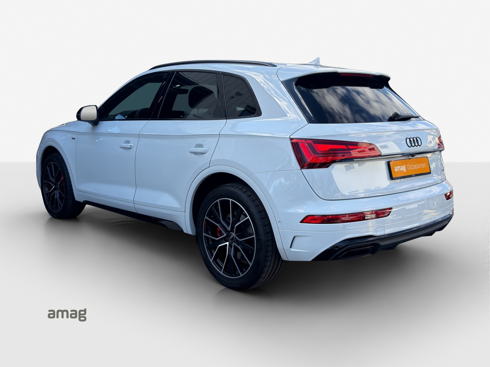 AUDI Q5 40 TDI Black Edition quattro S-tronic-showroom-element-2