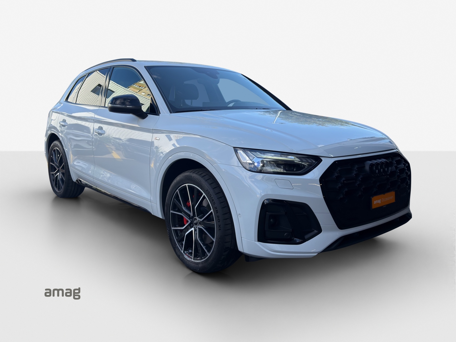 AUDI Q5 40 TDI Black Edition quattro S-tronic-image-5