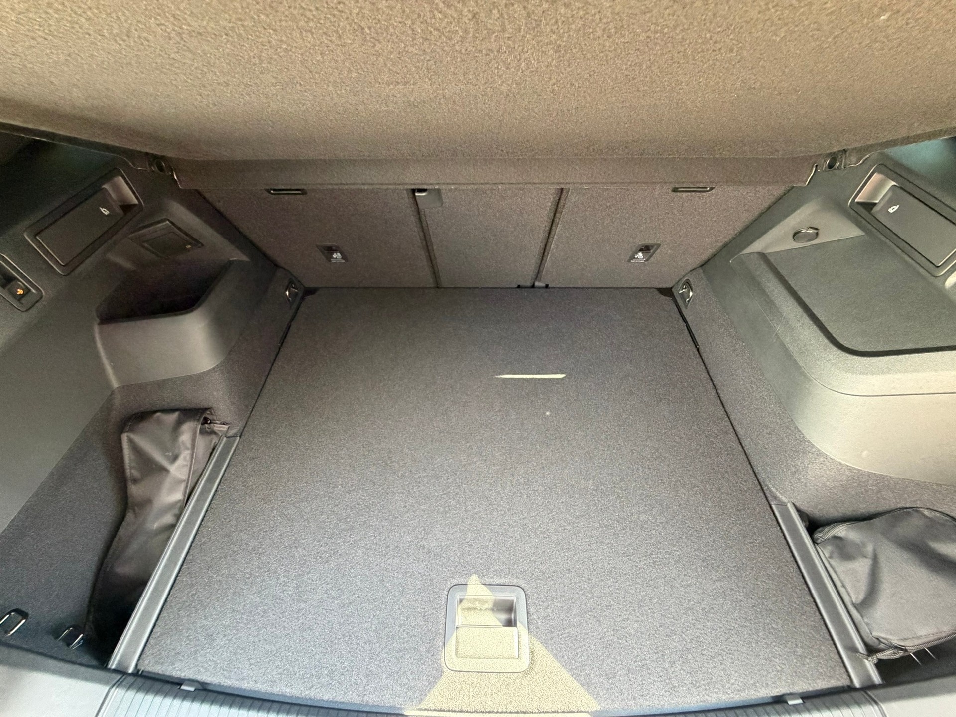 VW Tiguan 2.0 TSI DSG R-Line Plus 4Motion-image-25