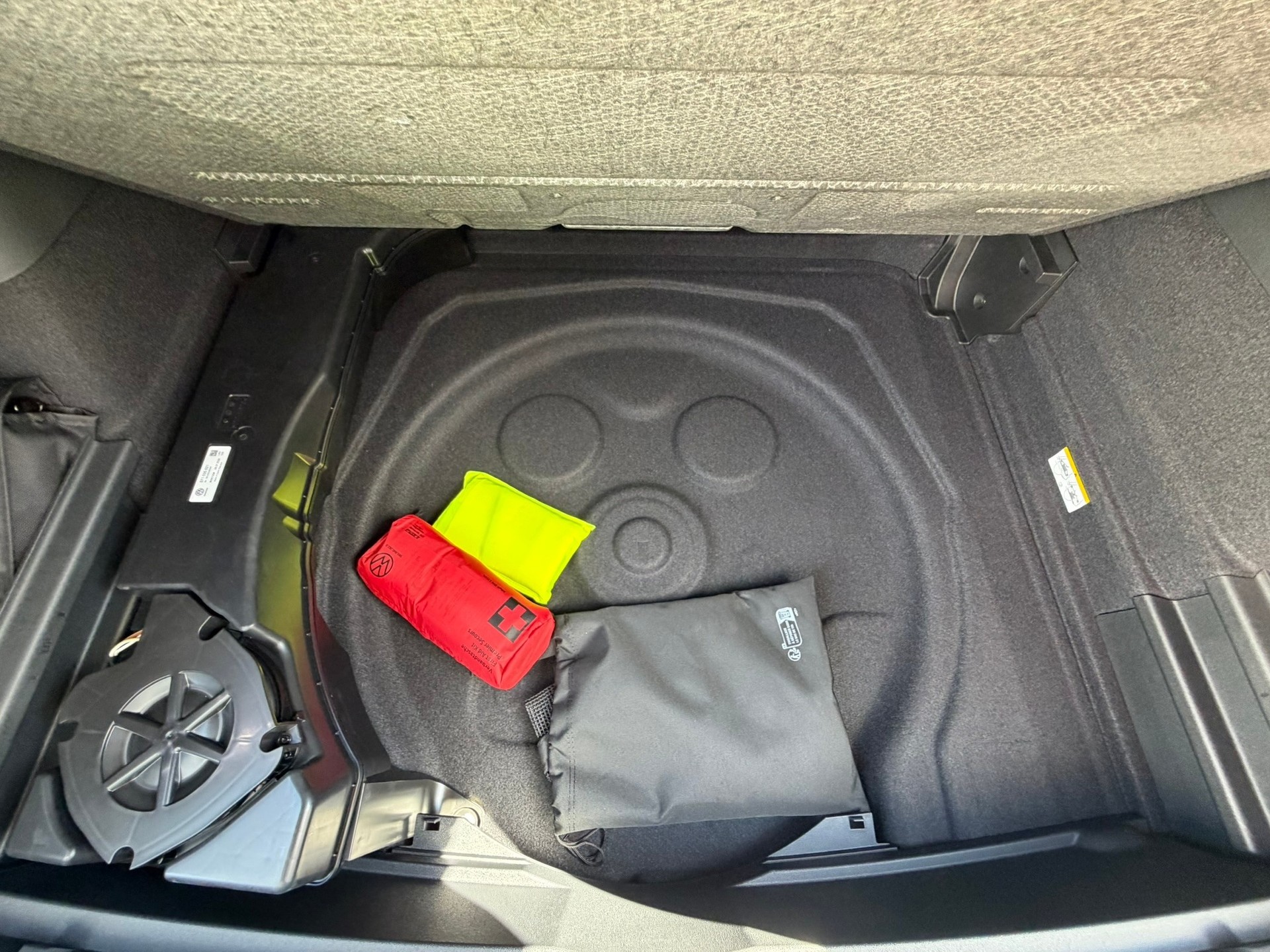 VW Tiguan 2.0 TSI DSG R-Line Plus 4Motion-image-26