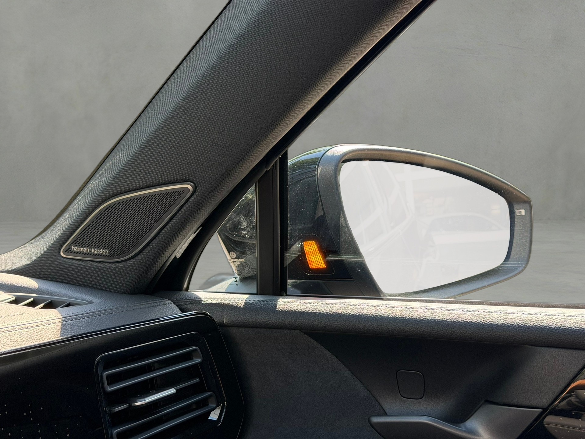 VW Tiguan 2.0 TSI DSG R-Line Plus 4Motion-image-24
