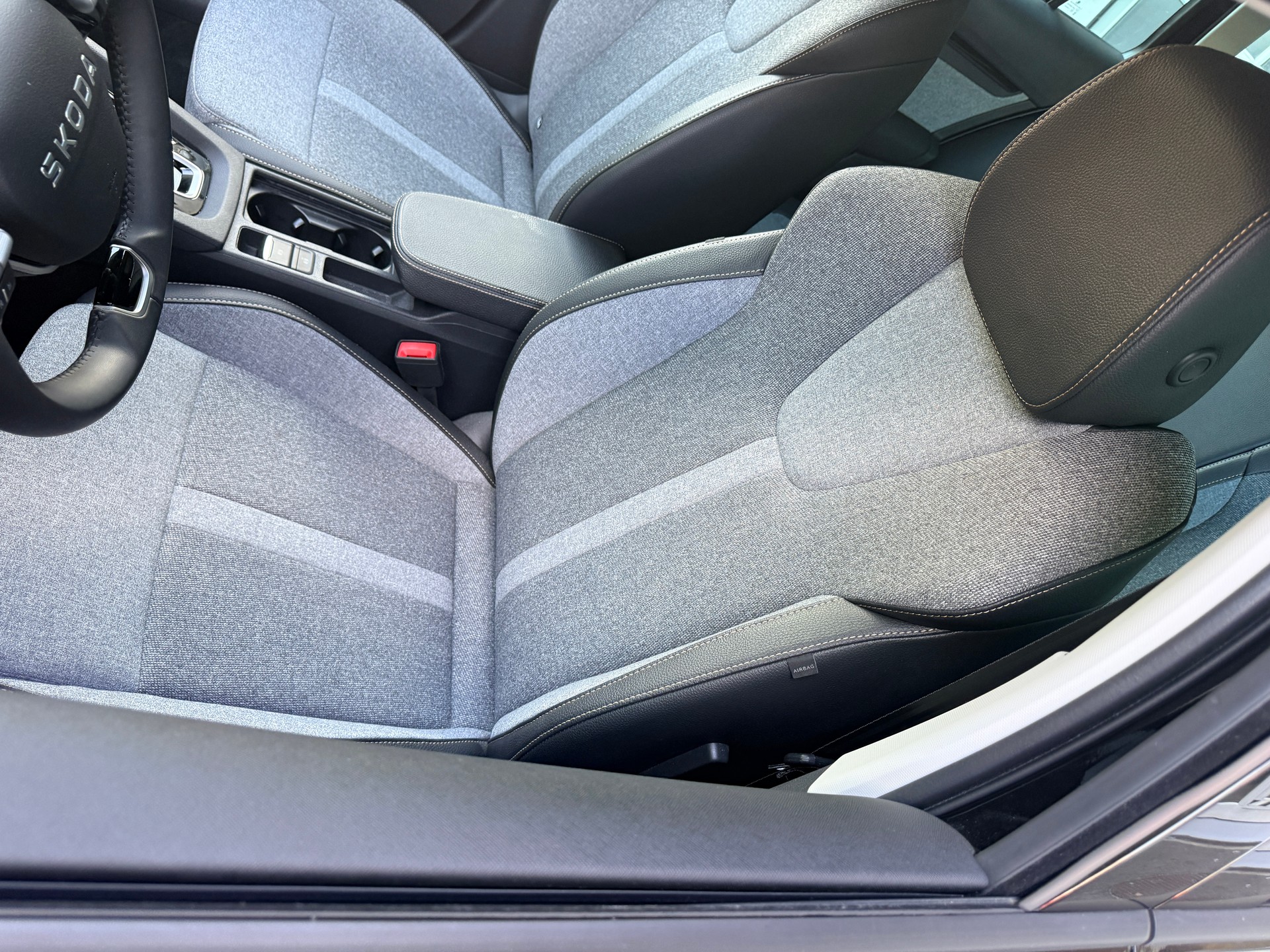 SKODA Octavia Combi 2.0 TDI DSG Selection Modell 2026-image-13