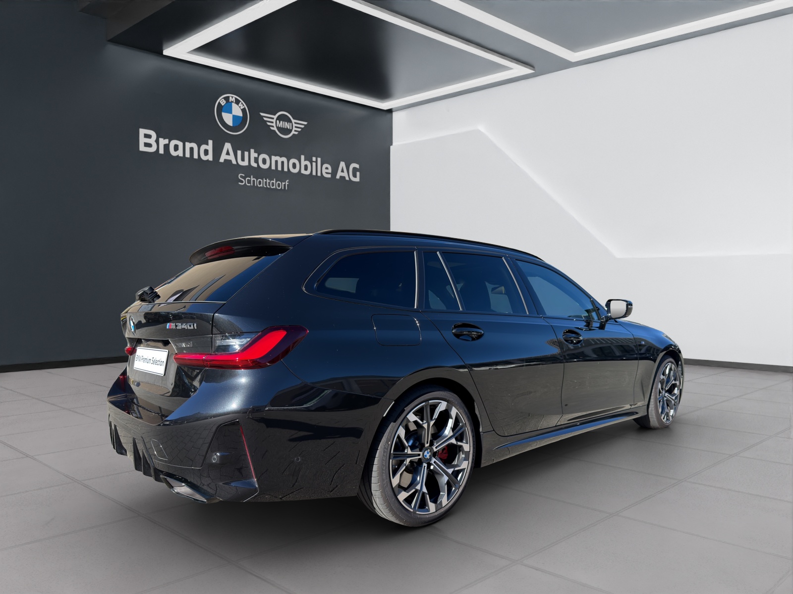BMW M340i xDrive Touring-image-3