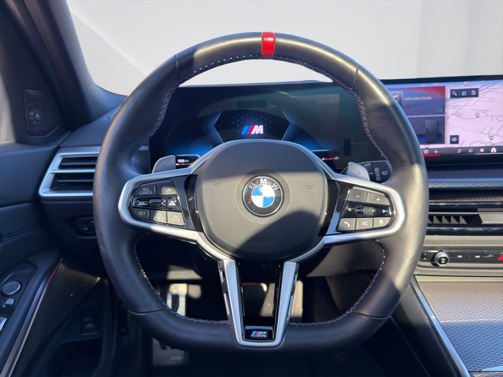 BMW M340i xDrive Touring-image-15