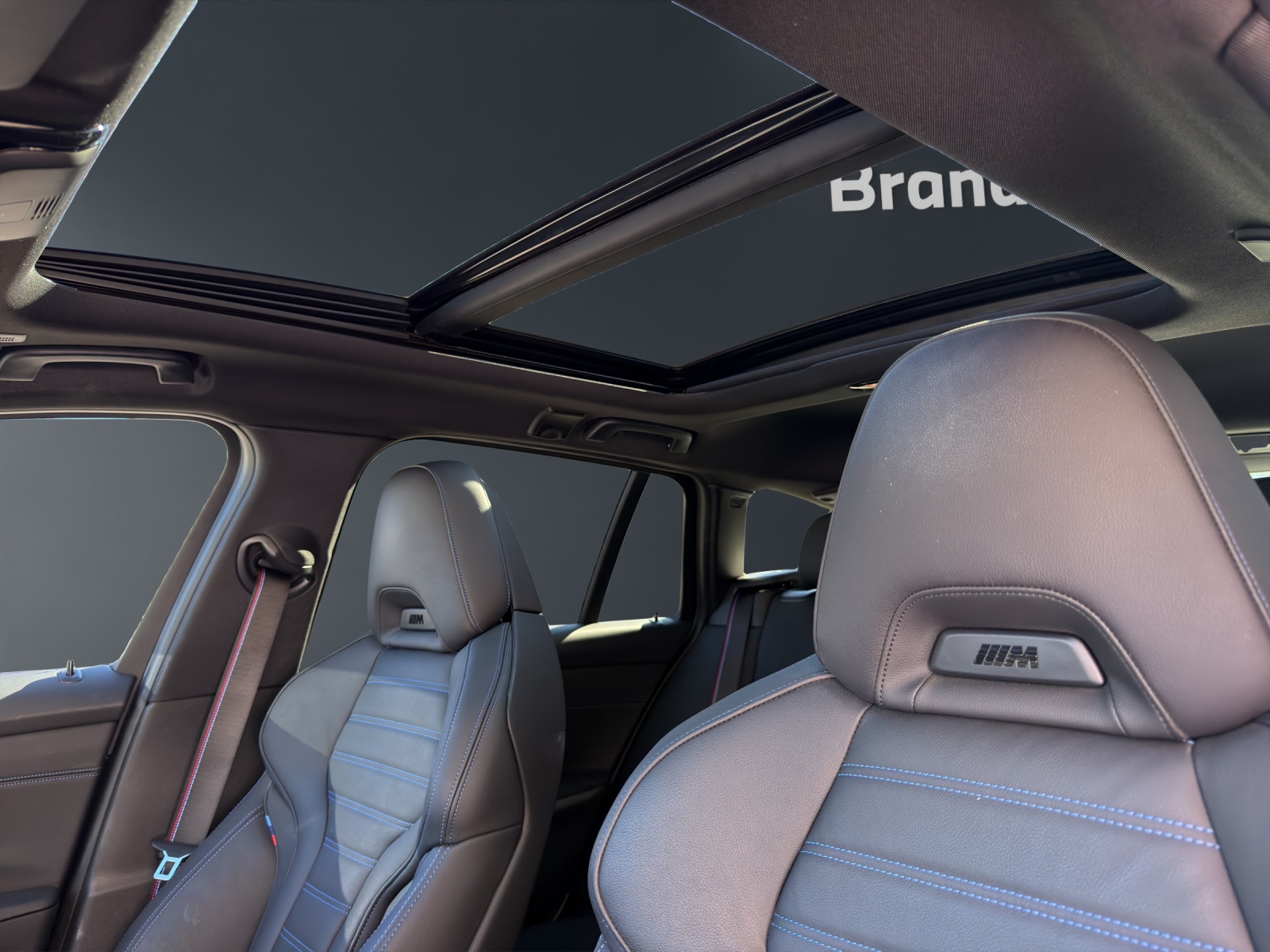BMW M340i xDrive Touring-image-8
