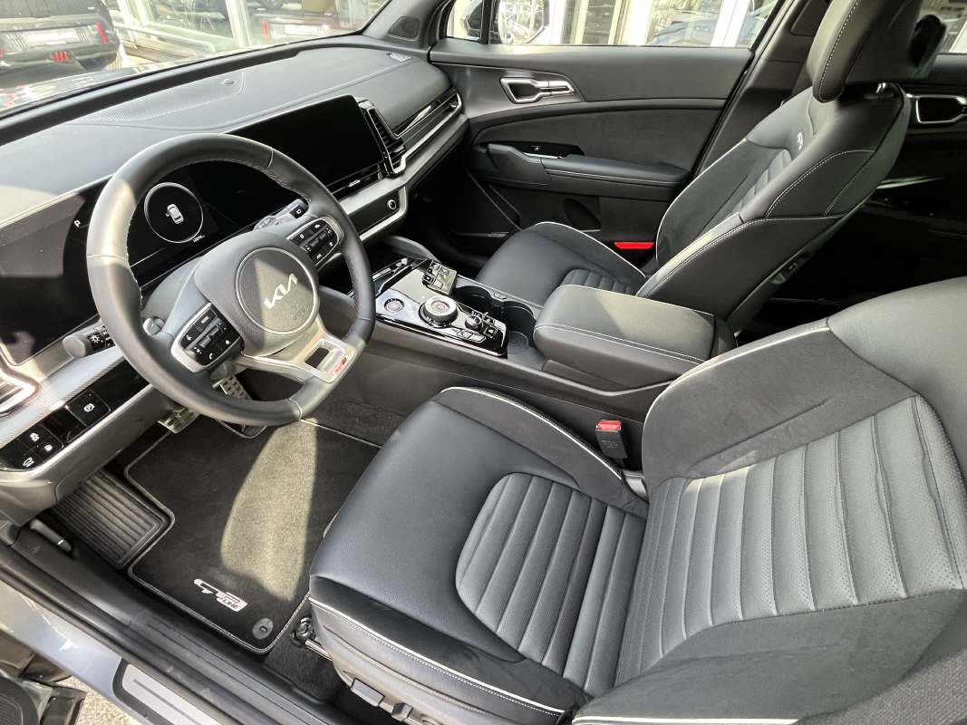 KIA Sportage 1.6 T-GDi PHEV GT-Line-image-2