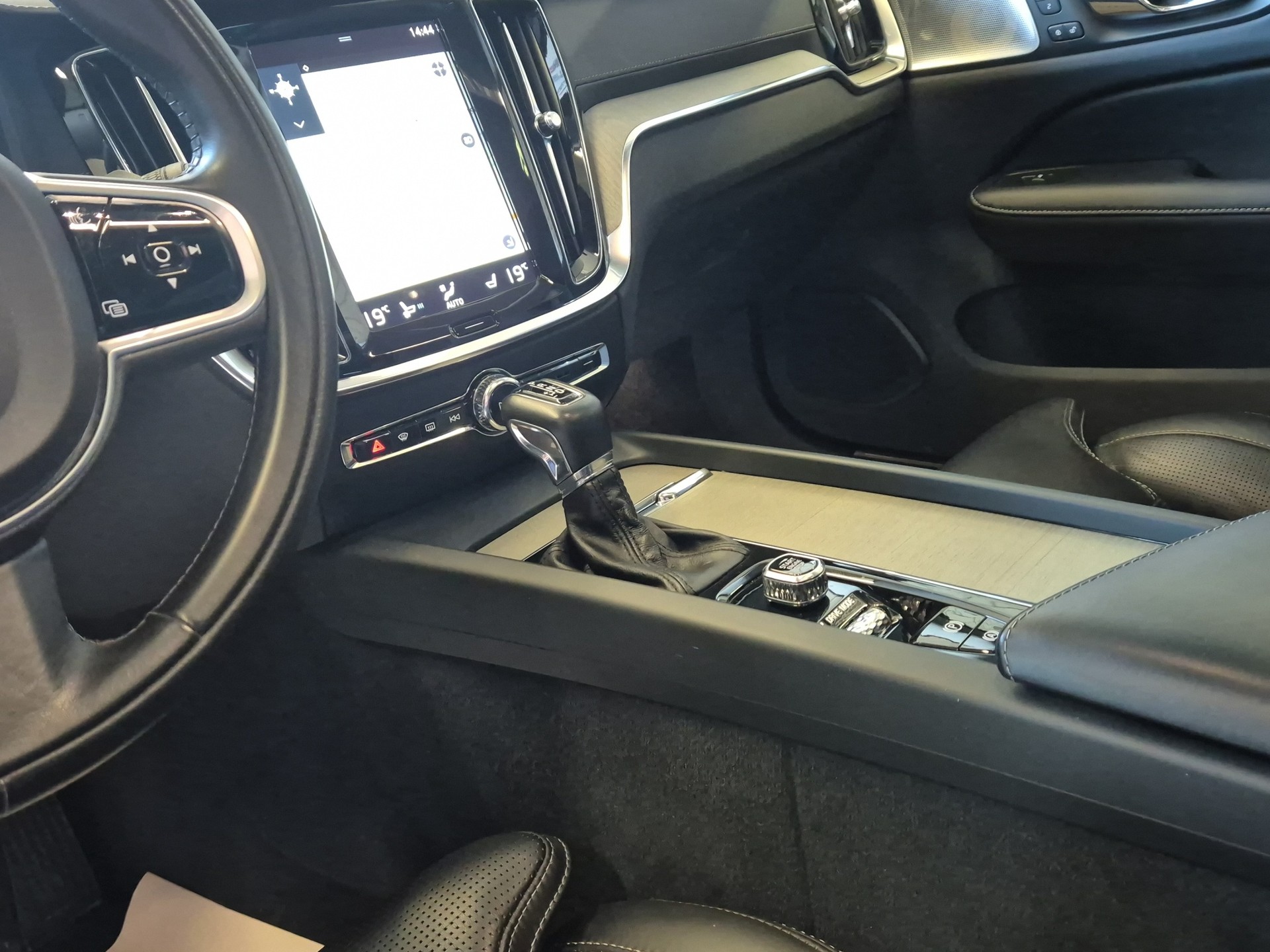 VOLVO V60 T6 AWD Inscription Geartronic-image-22