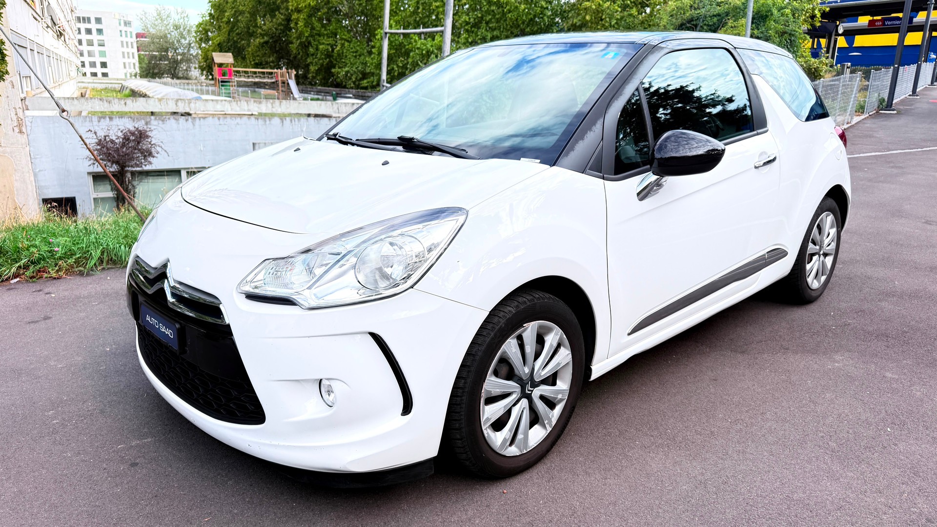 DS AUTOMOBILES DS3 1.2 VTi Chic-image-1