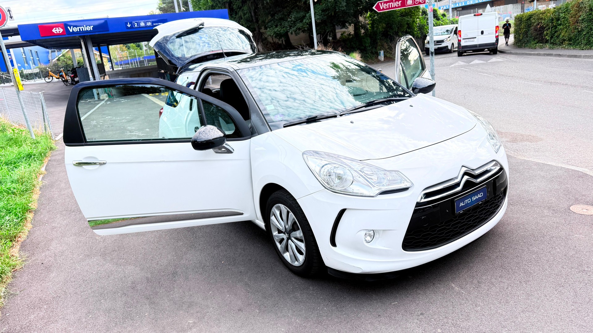DS AUTOMOBILES DS3 1.2 VTi Chic-image-12