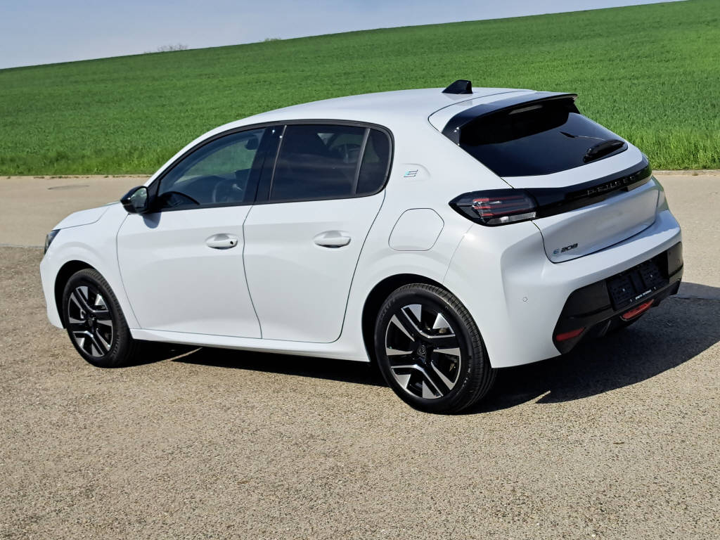 PEUGEOT 208 e-Allure 136cv-image-2