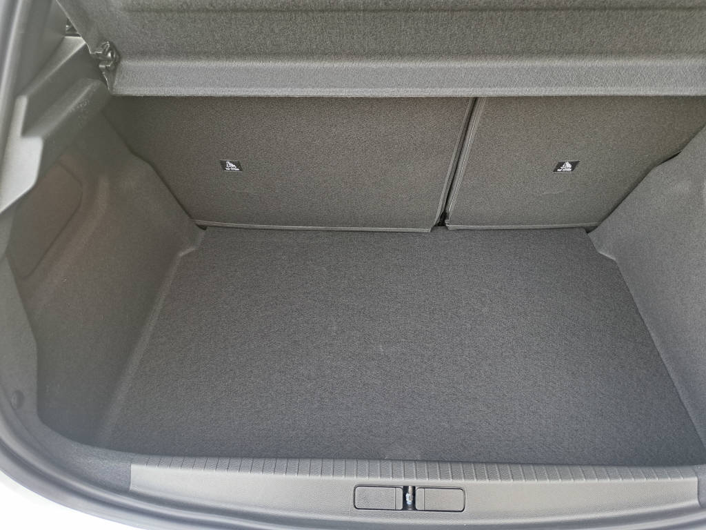 PEUGEOT 208 e-Allure 136cv-image-10