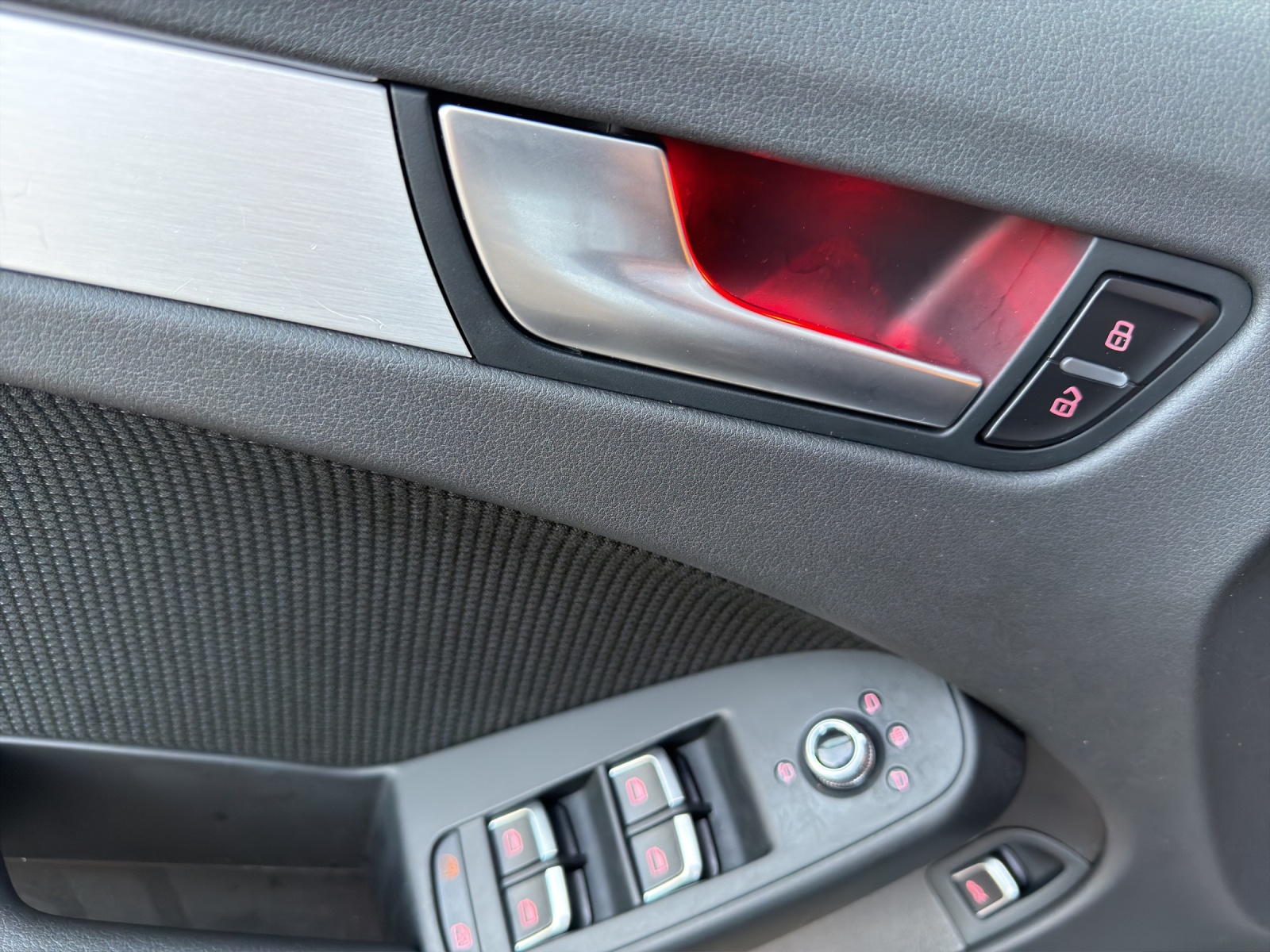 AUDI A4 Avant 1.8 TFSI multitronic-image-9