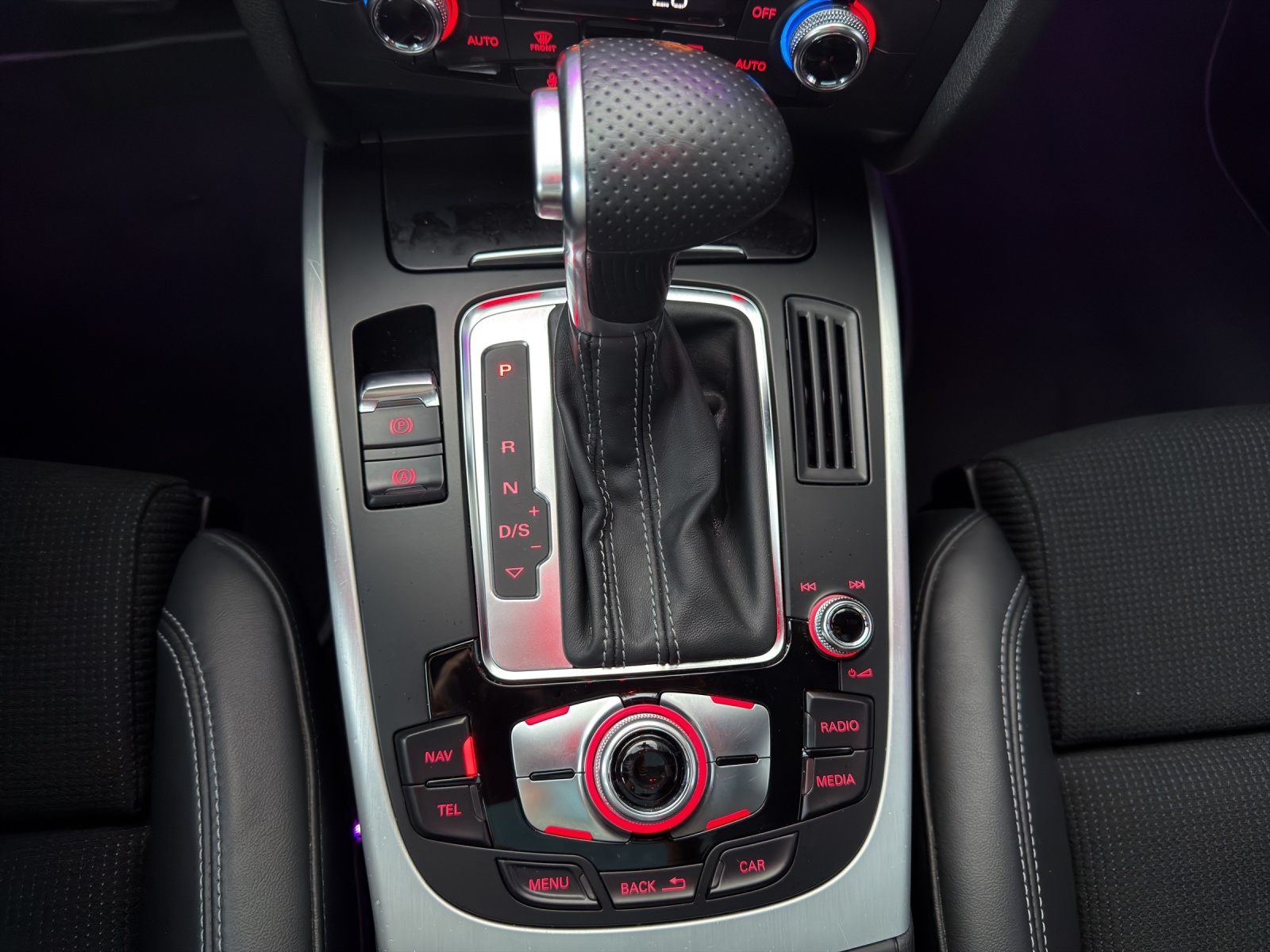 AUDI A4 Avant 1.8 TFSI multitronic-image-22
