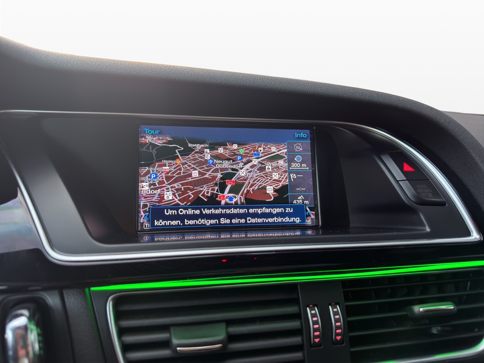 AUDI A4 Avant 1.8 TFSI multitronic-image-12