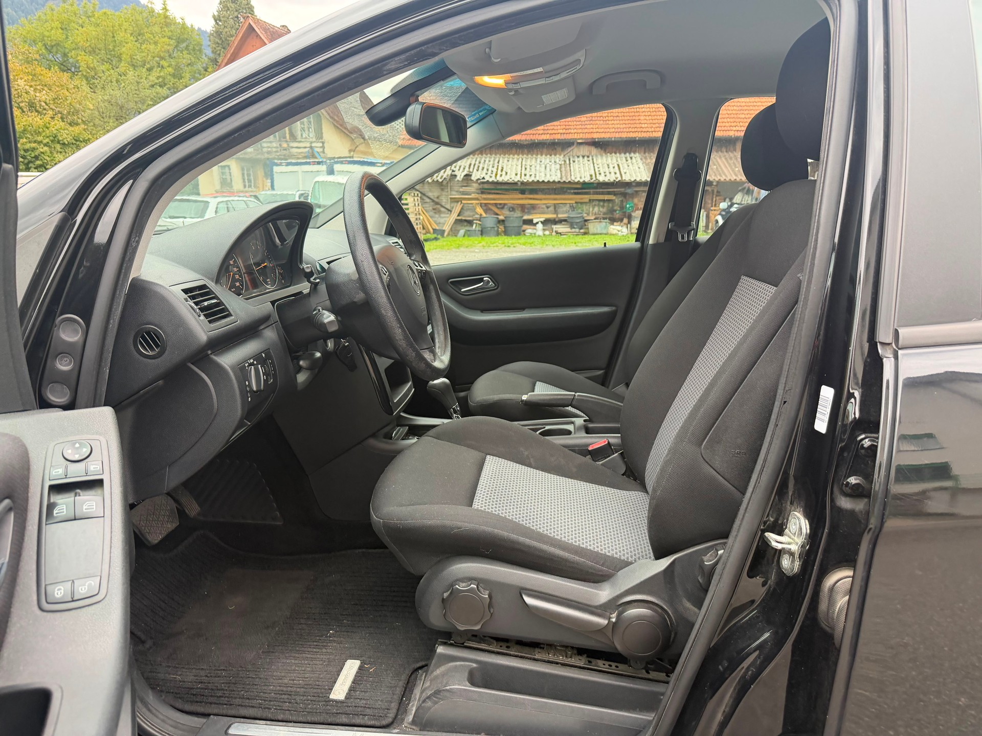 MERCEDES-BENZ A 170 Elégance Edition A-image-5