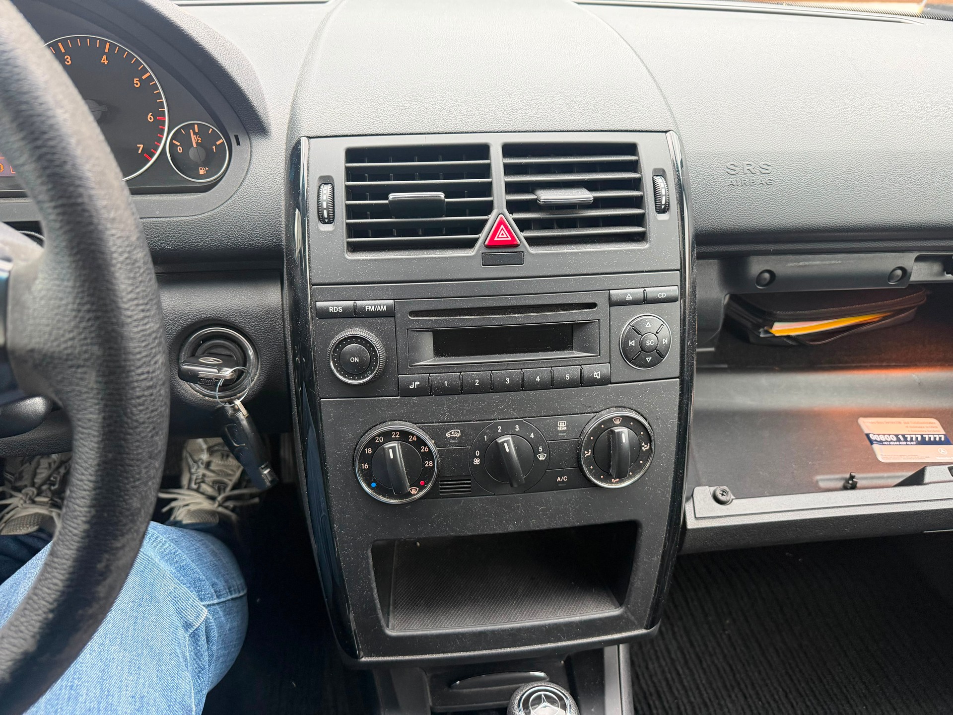 MERCEDES-BENZ A 170 Elégance Edition A-image-6
