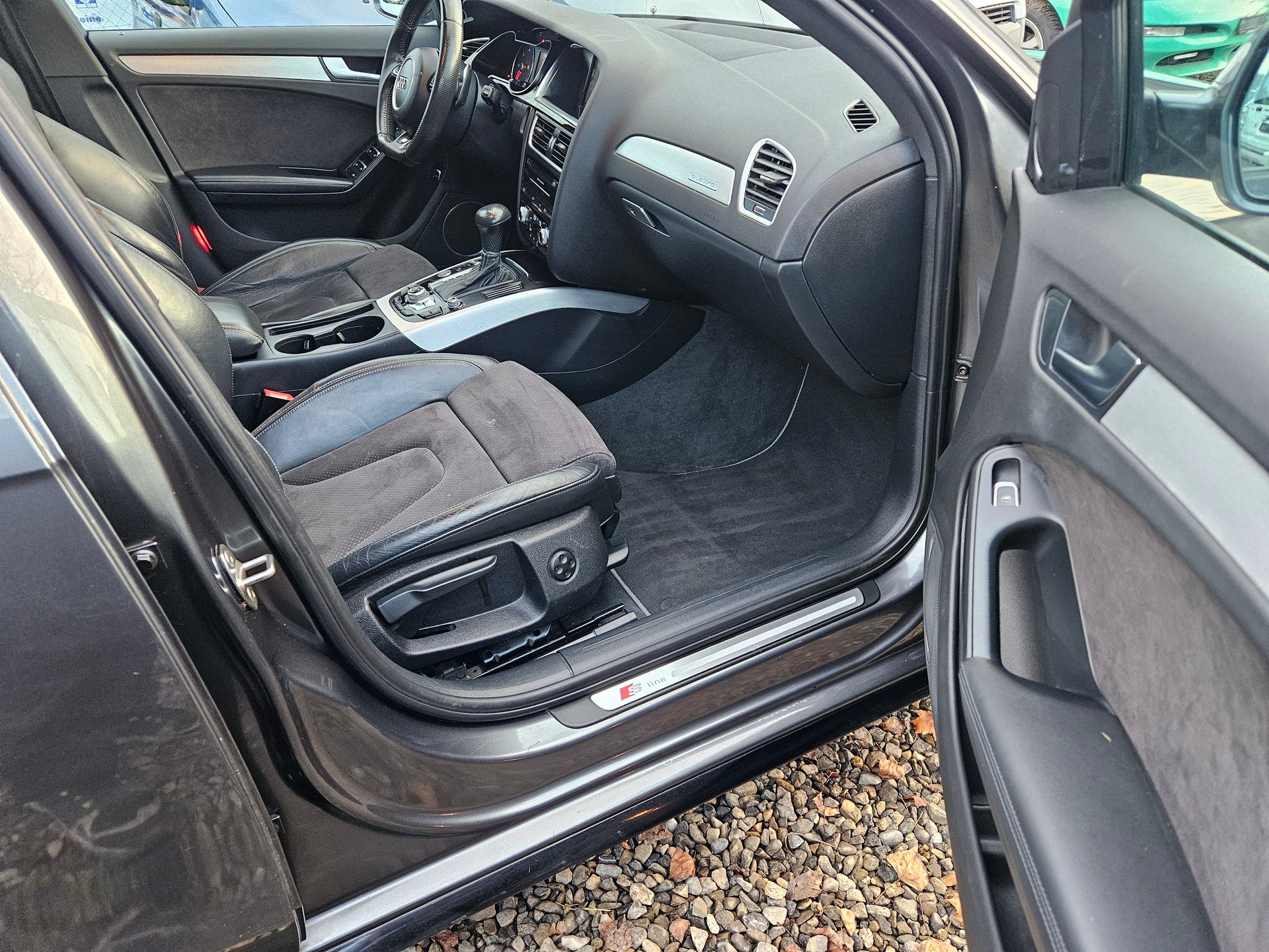 AUDI A4 Avant 2.0 TDI quattro S-tronic-image-7