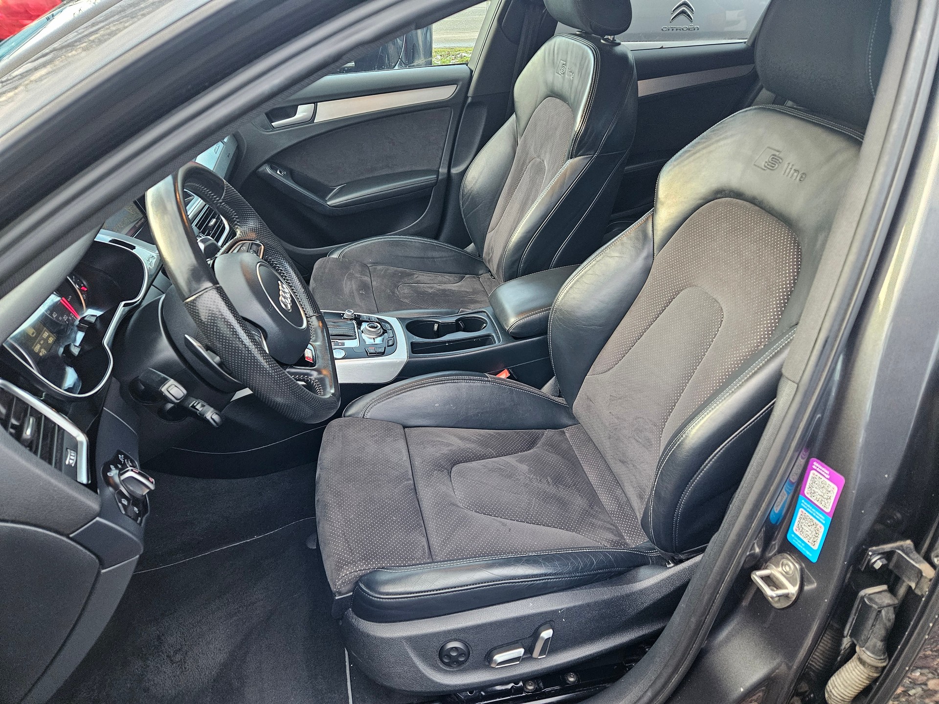 AUDI A4 Avant 2.0 TDI quattro S-tronic-image-14