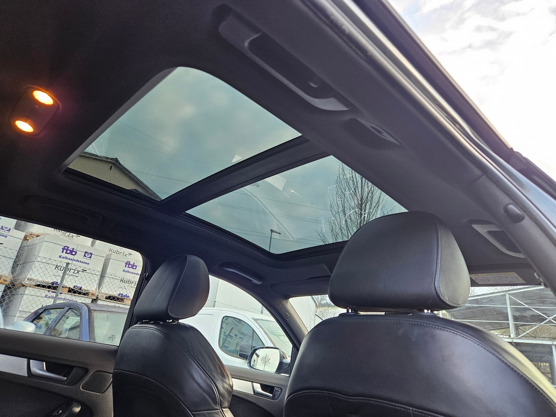 AUDI A4 Avant 2.0 TDI quattro S-tronic-image-12