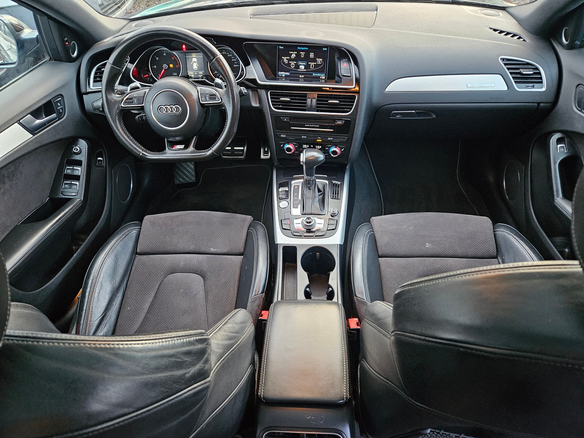 AUDI A4 Avant 2.0 TDI quattro S-tronic-image-10