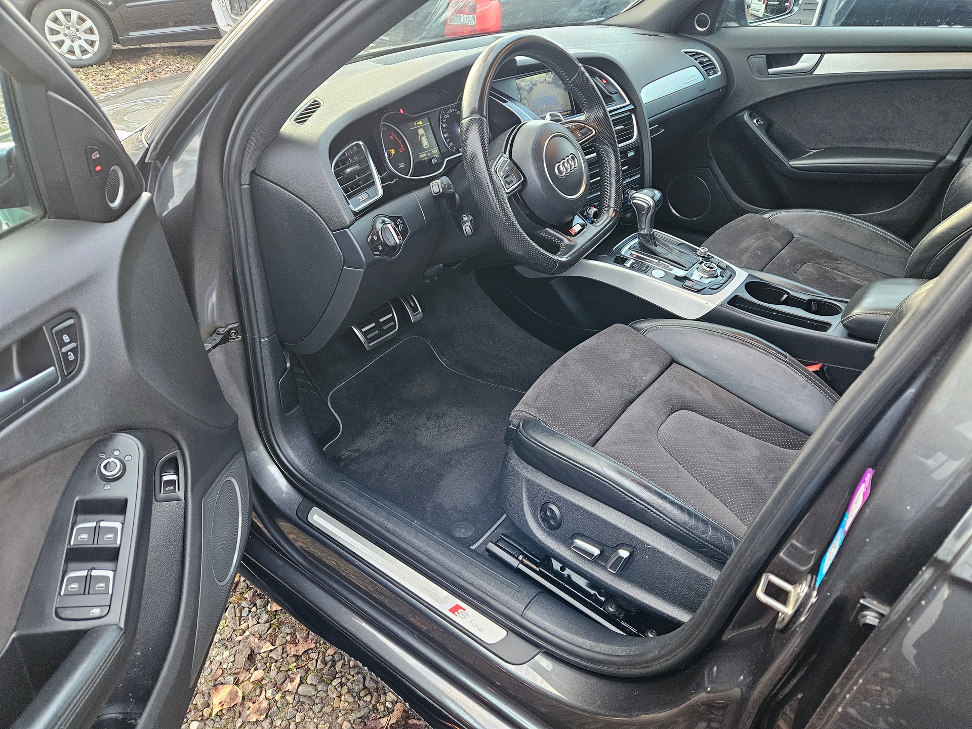 AUDI A4 Avant 2.0 TDI quattro S-tronic-image-6