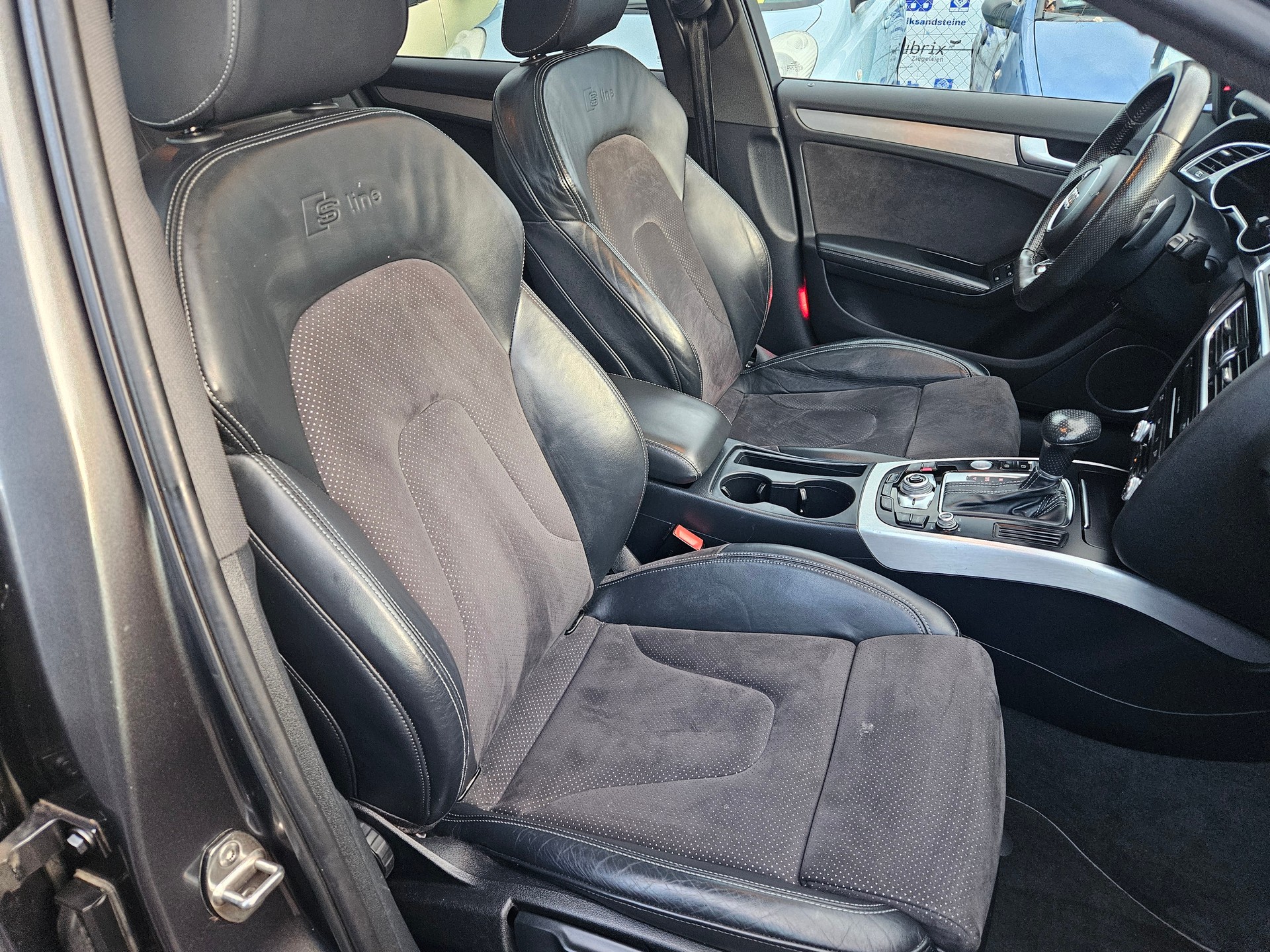 AUDI A4 Avant 2.0 TDI quattro S-tronic-image-9