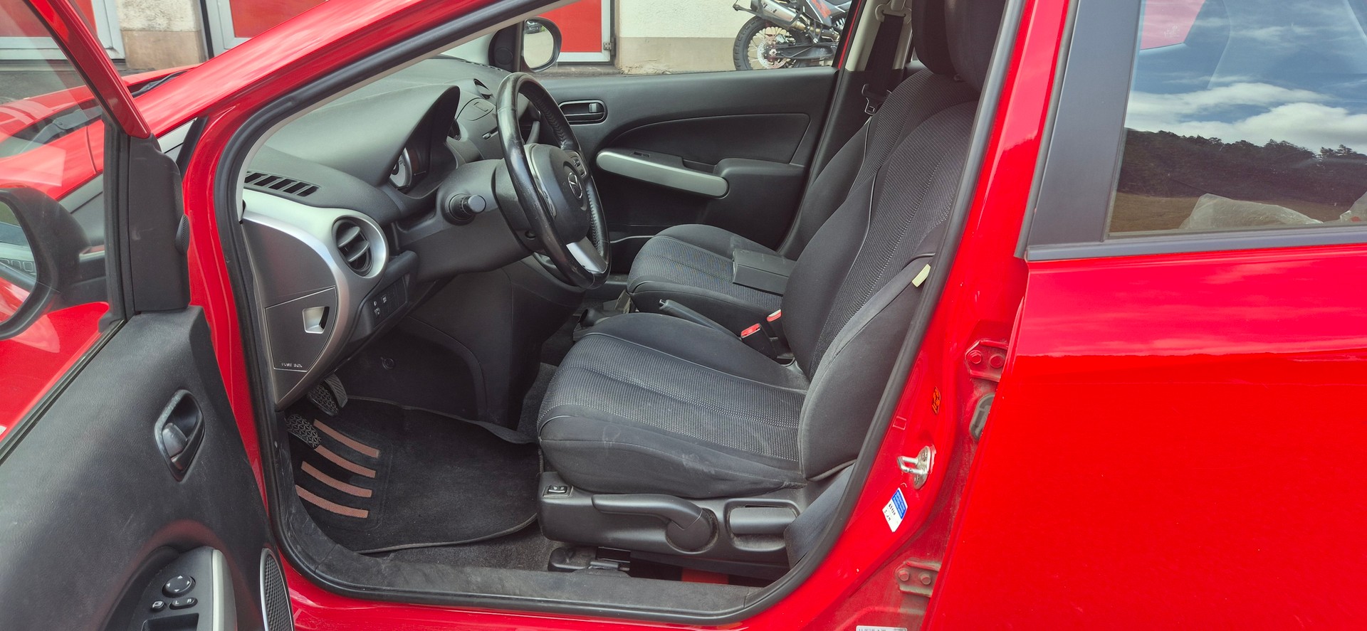 MAZDA 2 1.5i 16V Sport-image-2