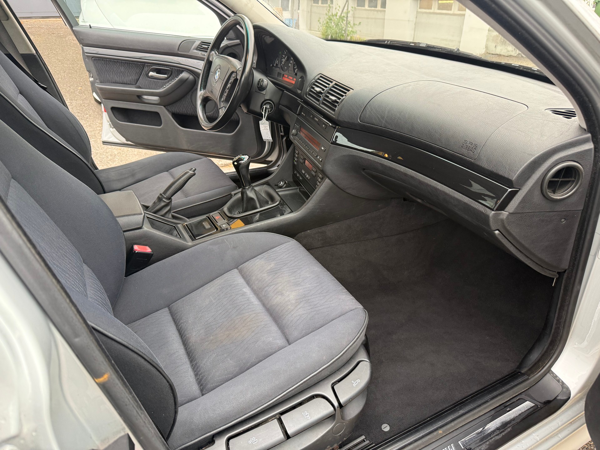 BMW 525d-image-8