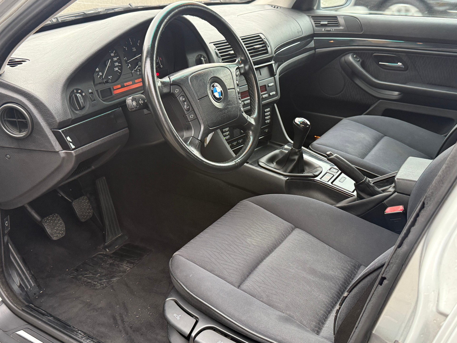 BMW 525d-image-7