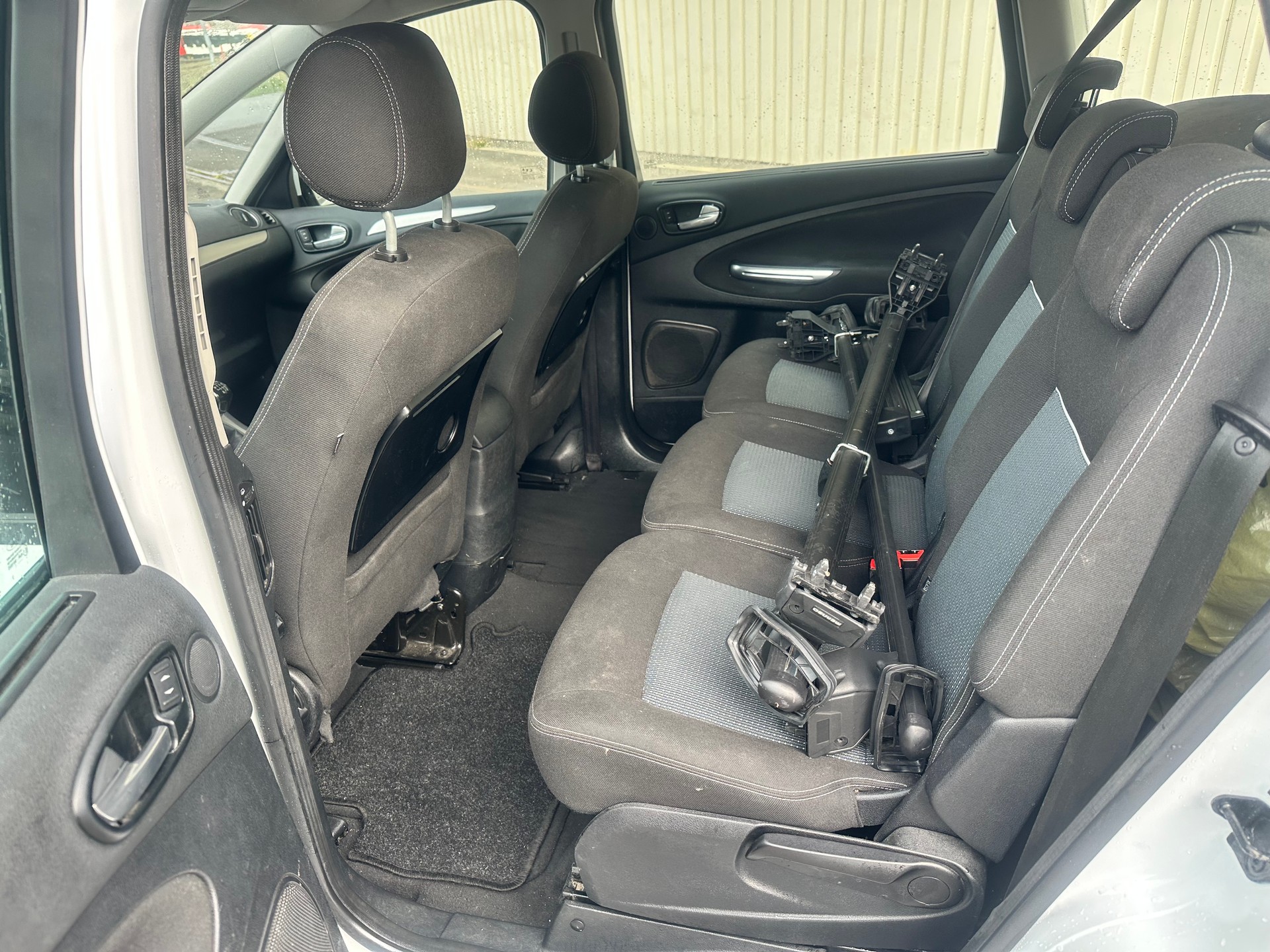 FORD S-Max 2.0 TDCi Titanium-image-12