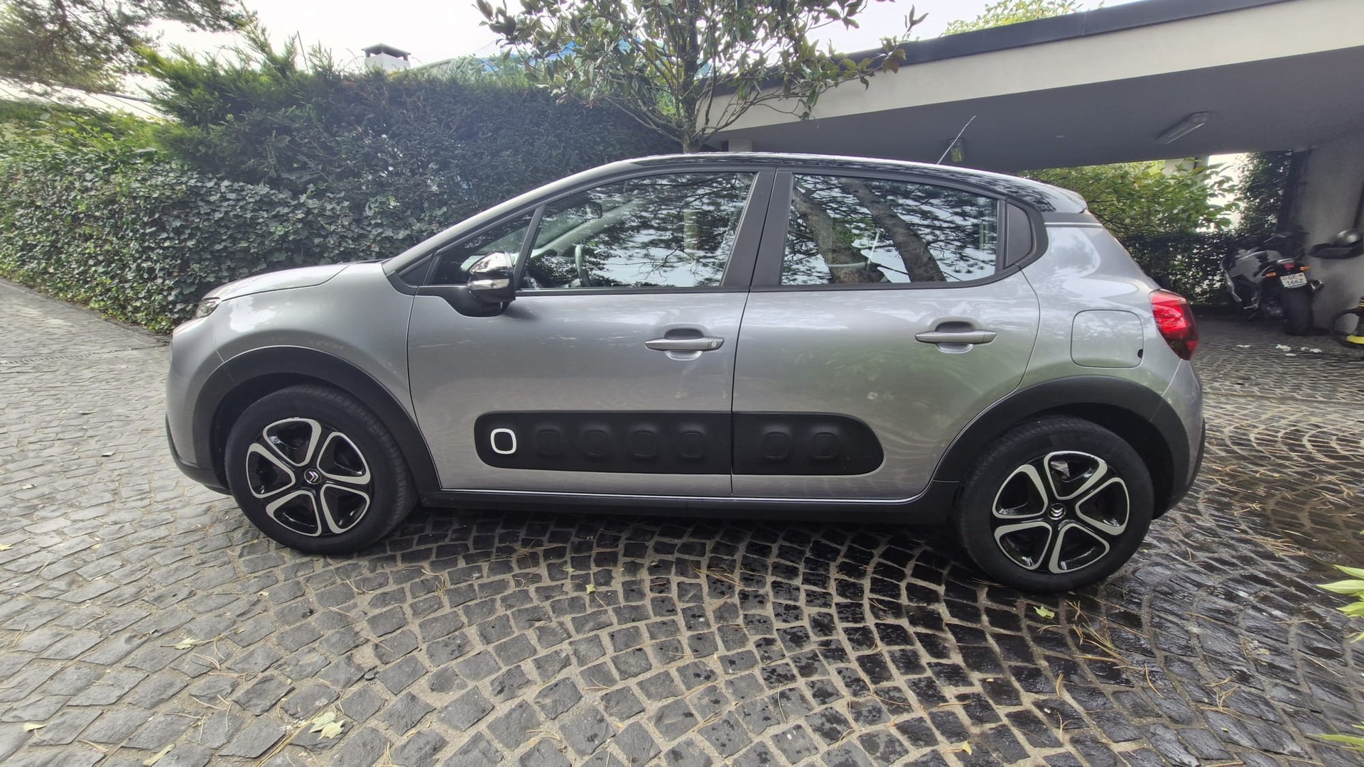 CITROEN 1.2 PureTech Shine-image-2